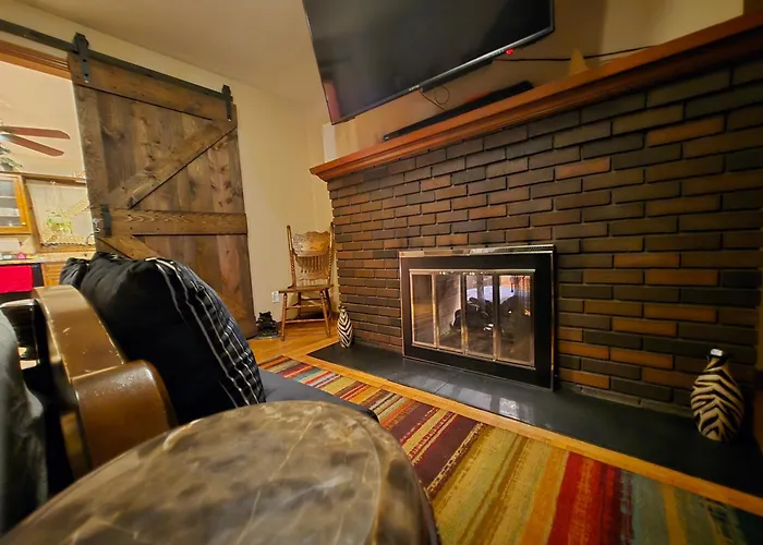 Jays Ranch Hamden Bed & Breakfast