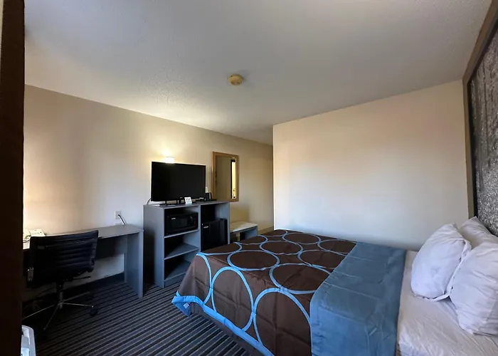 Super 8 By Wyndham Columbia Clark Lane Hotel