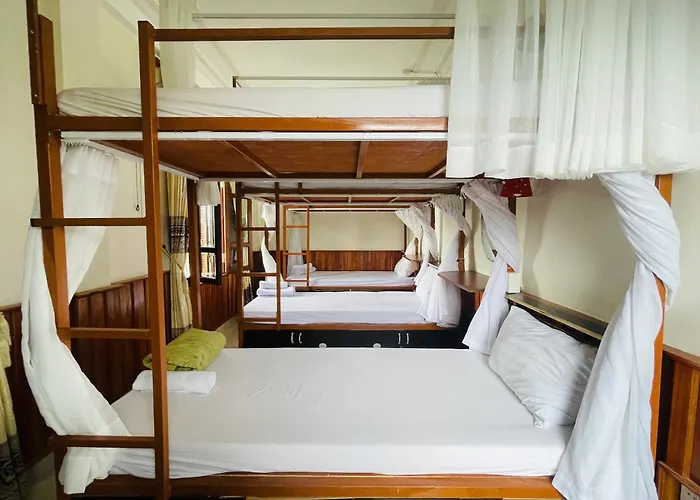 Nam Phương Riverside Villa Huế