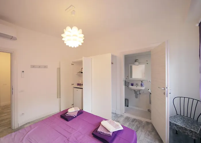 Guesthouse La Viola Florence