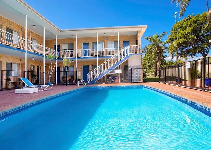 Coasters 18 - Steps From Downtown Sawtell Motel