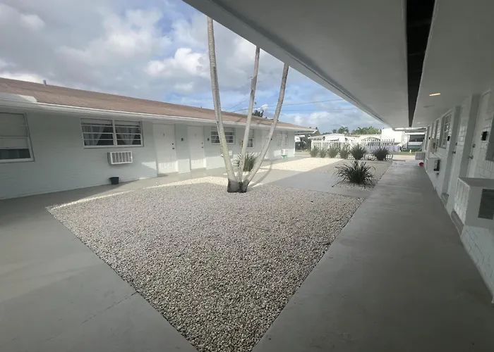 Sunset Inn - Hallandale Beach
