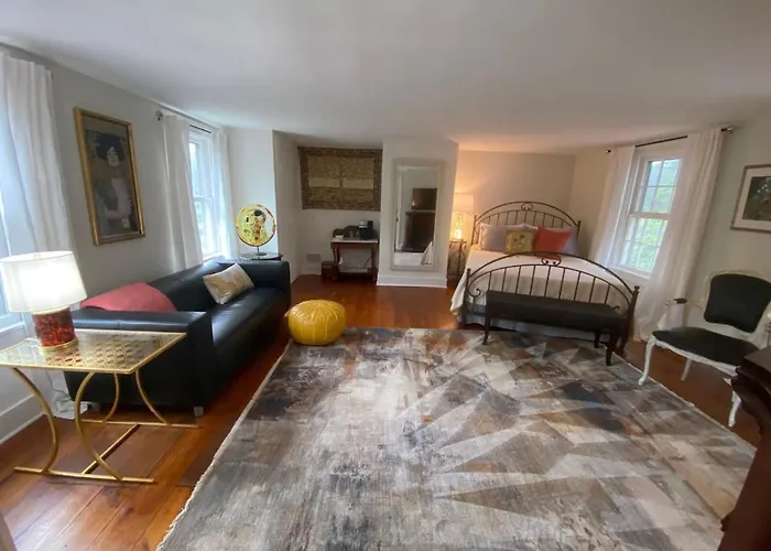 Trouvaille House Suite 3 Klimt Suite Harpers Ferry
