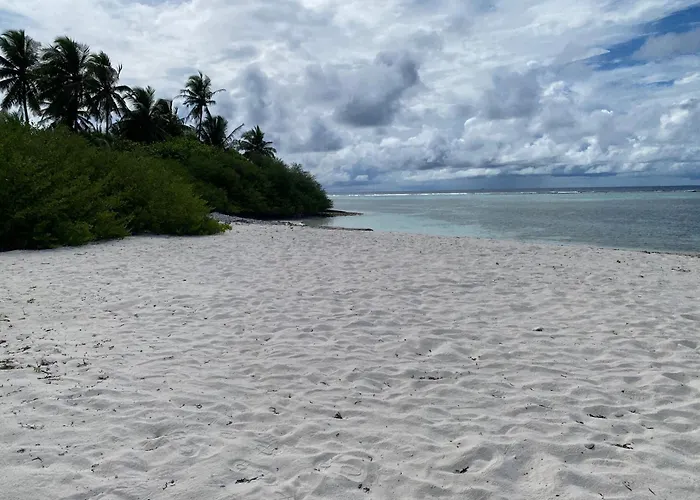Asseyri Guest House Addu City