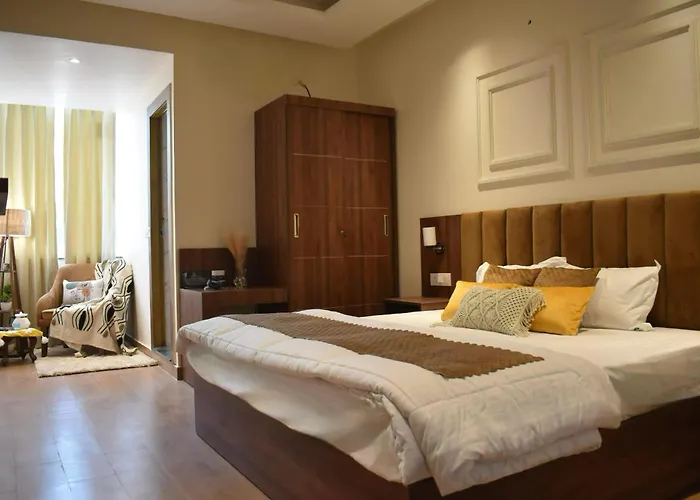 The Pals Homestay - Dehradun