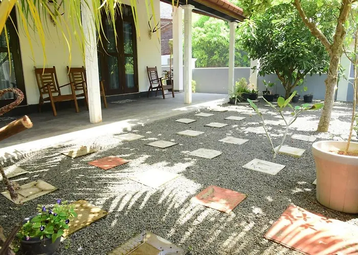 Momo Villa Hikkaduwa