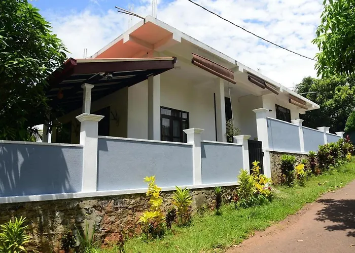 Momo Villa Hikkaduwa