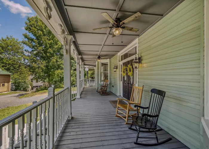 The Grand Castalian Inn Bed And Breakfast Berkeley Springs