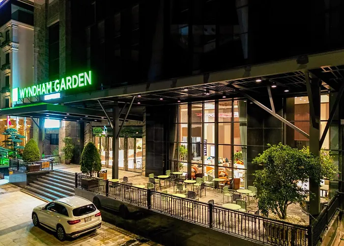 Hotel Wyndham Garden Legend Halong