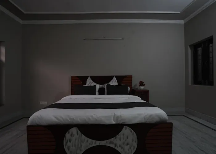 Play-Sunflower Omega-1 Couple Friendly Greater Noida