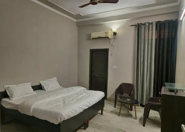 Play-Sunflower Omega-1 Couple Friendly Greater Noida