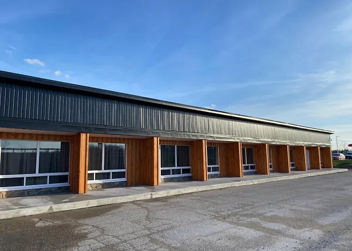 Motel 400 & Suites Innisfil