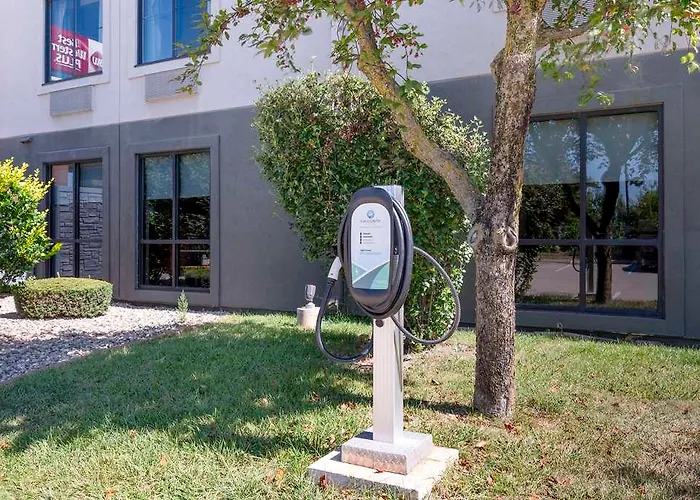 Best Western Plus Lafayette Hotel University Area