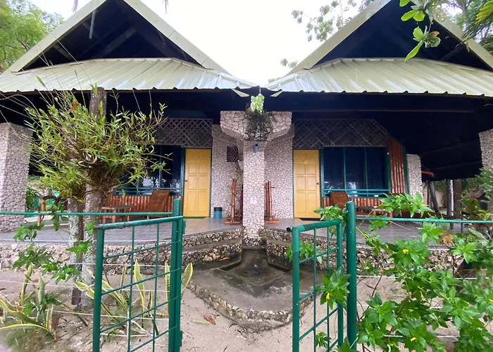 Ravenala Beach Bungalows Moalboal