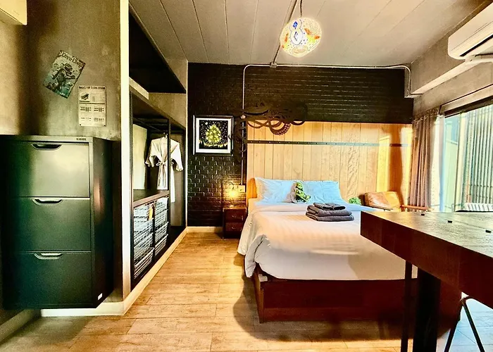 Rent V38 #420 Friendly Thailand Bangkok