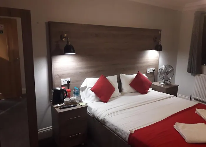 371 Cranbrook Rd Ig2 Hotel Ilford