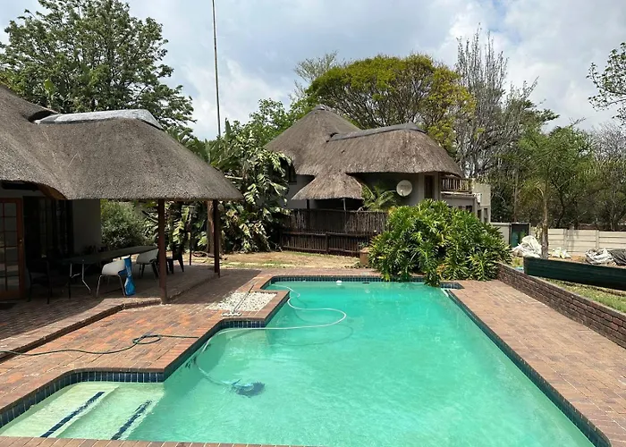Lapa Roof Hotel Sandton