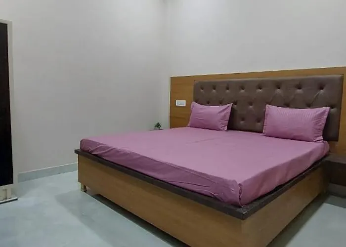 Shreeji Dham Hotel Vrindavan