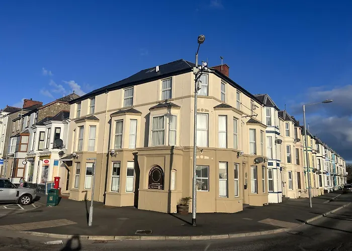 Victoria Guest Accommodation & Studio Apartments Pwllheli