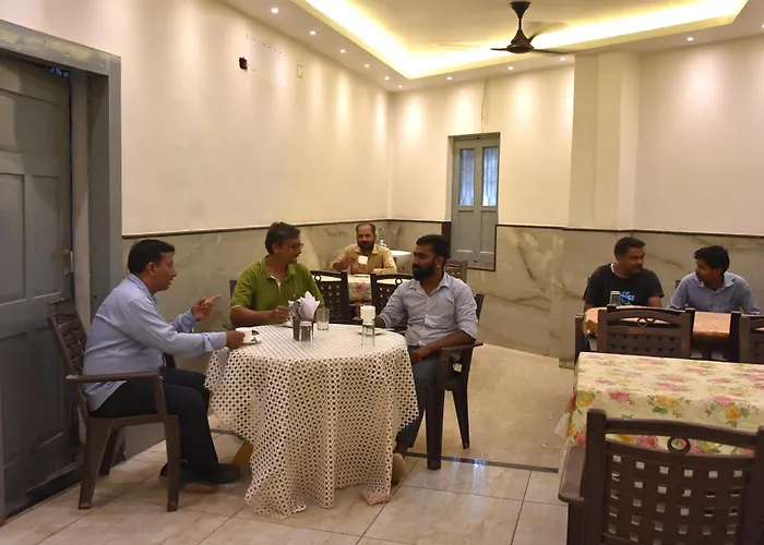 Hotel R B International Varanasi