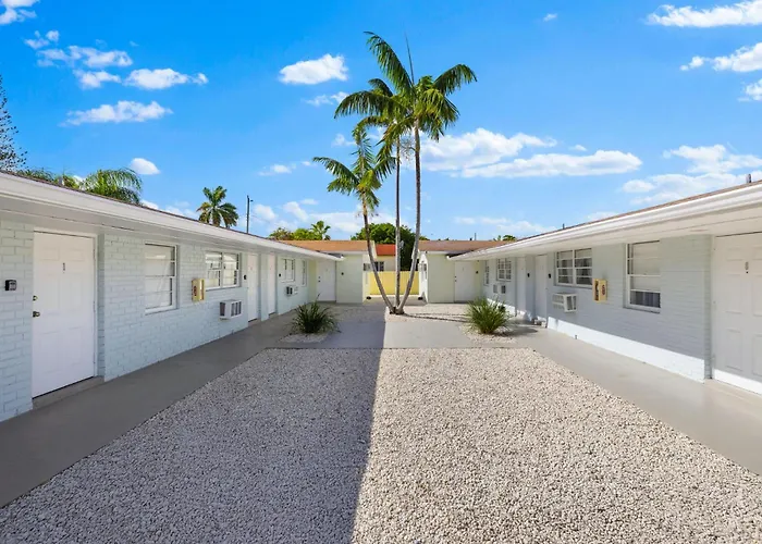 Sunset Inn - Hallandale Beach
