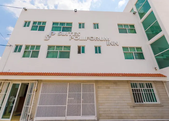 Suites Poliforum Inn León