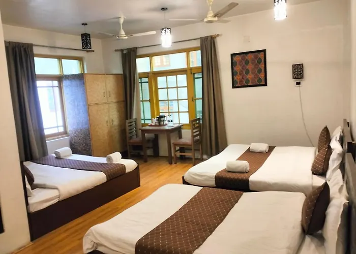 Chinar Inn Srinagar 