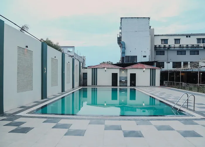 Kesar Residency Hotel Khandwa