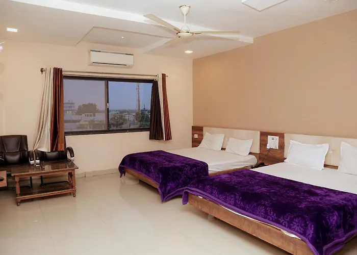 Kesar Residency Hotel Khandwa