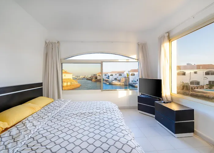 Aden Beach - Sea View Room With Beach Access In Villa Hurgada