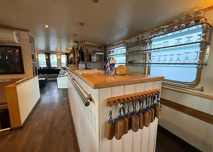 Hotelboat Iris Amsterdam
