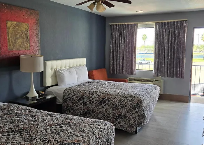 Deluxe Inn Airport McAllen