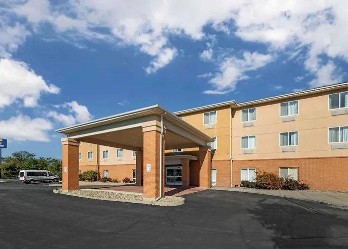Comfort Inn & Suites Porter Near Indiana Dunes