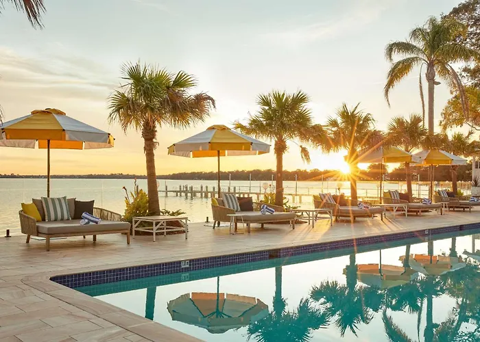 The Beachcomber Hotel & Resort Toukley