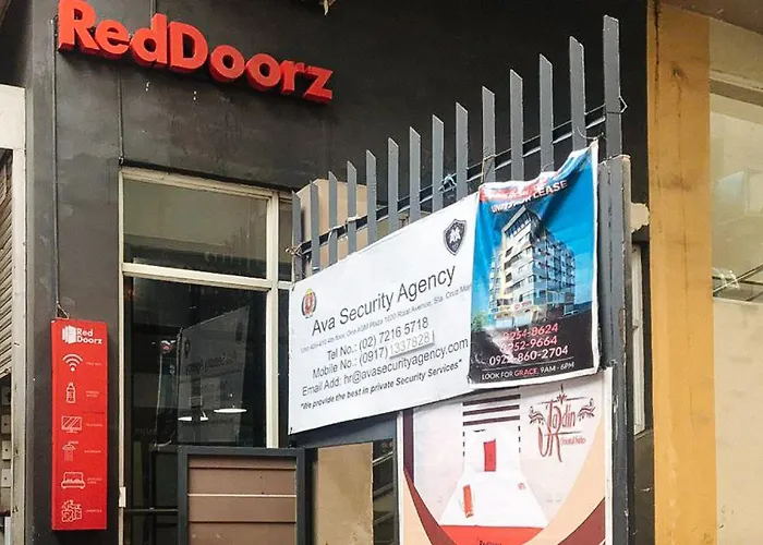 RedDoorz @ Jardin LRT Tayuman Manila Hotel