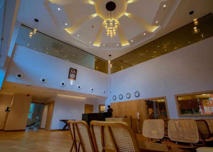 Beeza Clubhouse Hotel Kottayam