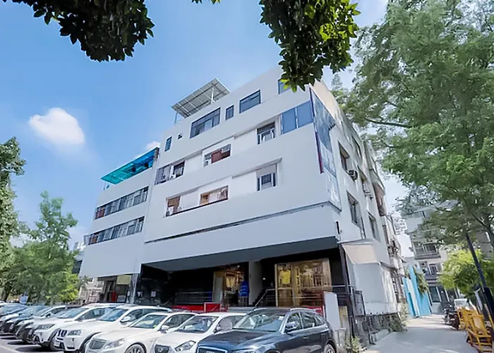 Bliss Stays Near Lajpat Nagar Metro Station New Delhi