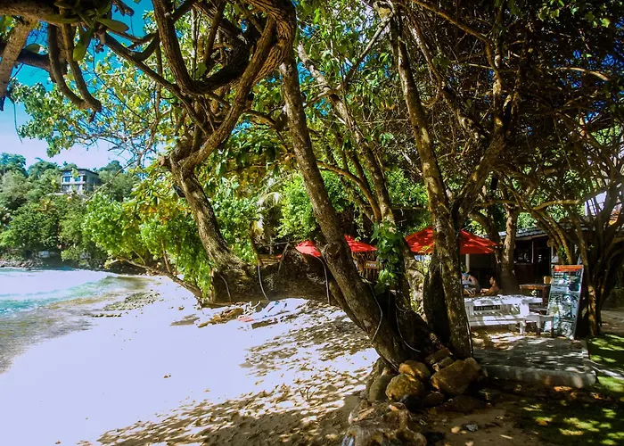 Hotel Surf Sea Breeze Mirissa