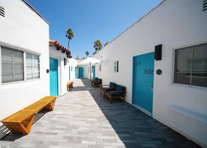 Bellanca Hotel Avalon