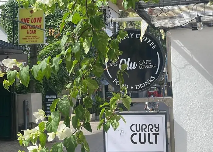 Una Beach Hotel & Olu Cafe Unawatuna