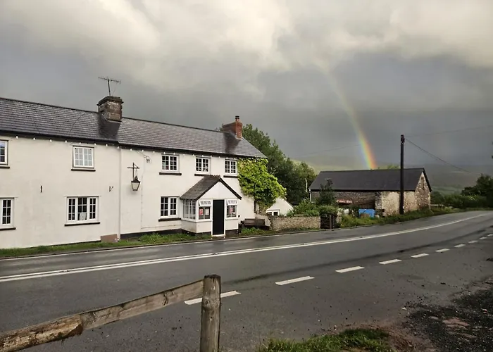 Dinas Castle Inn Brecon