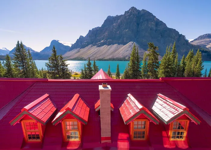 The Lodge At Bow Lake Lake Louise