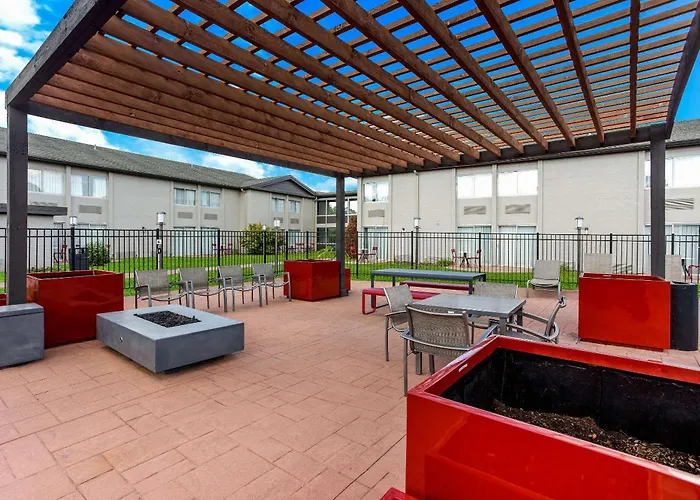 The Clover Hotel, Ascend Hotel Collection South Bend