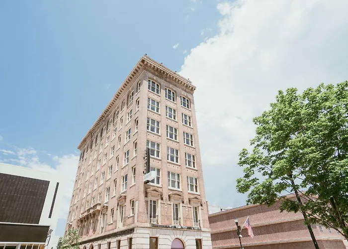 The Esquire Hotel Downtown Gastonia, An Ascend Collection Hotel