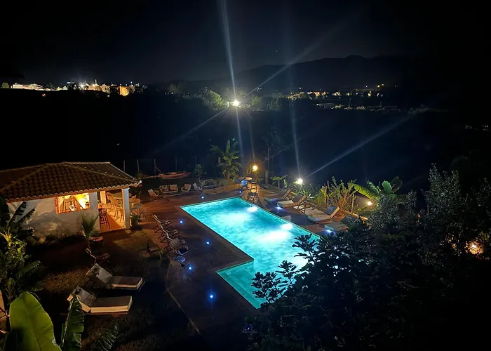 Kapetanios Luxury Aparthotel Agios Georgios 