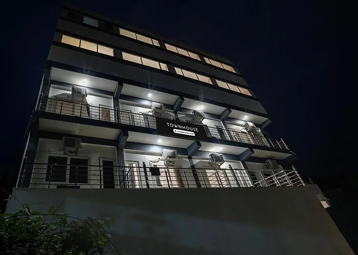 Super Townhouse Tapovan