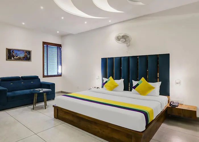 Itsy Hotels Vedansh Ludhiana