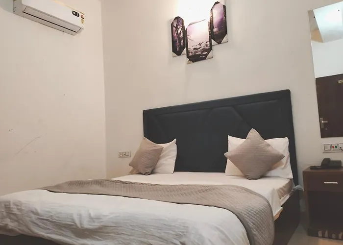 Hotel Brothers Agra 