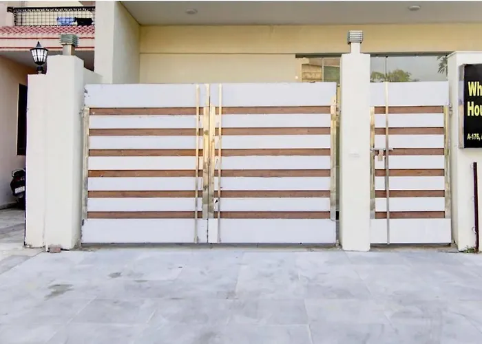 White House By Grb Hotel Greater Noida
