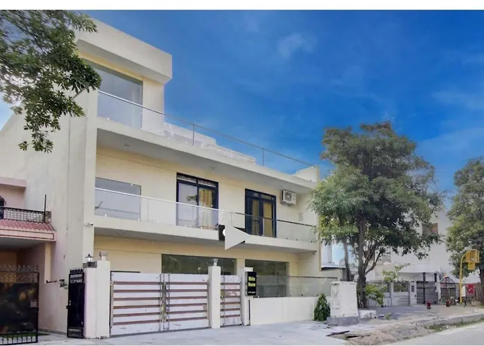 White House By Grb Hotel Greater Noida